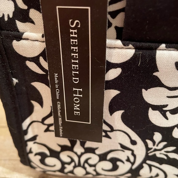 Host Pick! New With Tags 3 Makeup Bag Set by Sheffield Home - Picture 2 of 8